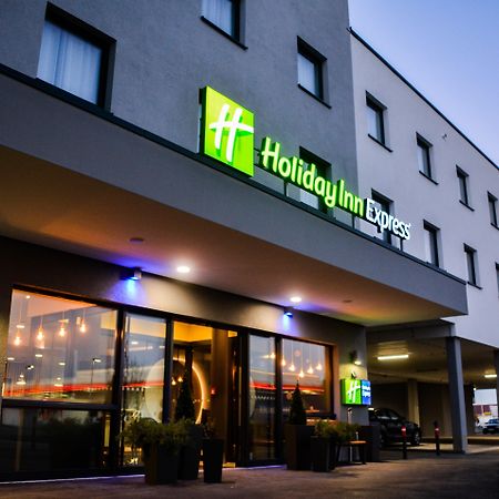 Holiday Inn Express Munich - Olching, An Ihg Hotel Экстерьер фото